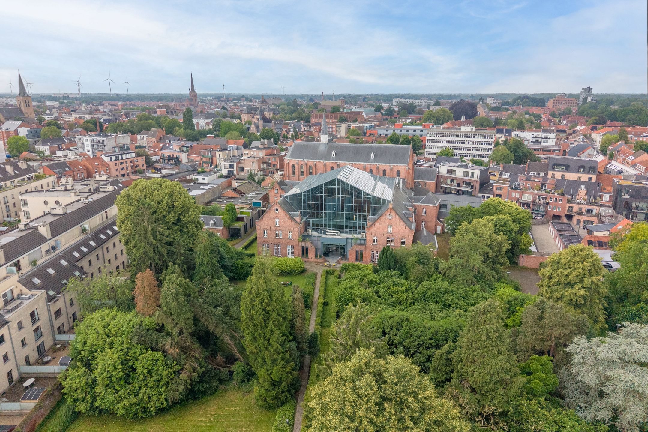 Knap en licht gelijkvl. appartement met terras en tuin - foto 3
