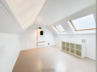 Te huur, commerciële ruimte vlakbij N60 te Oudenaarde Op zoek naar een commerciële en veelzijdige ruimte in de regio Oudenaarde, vlakbij de N60 en...