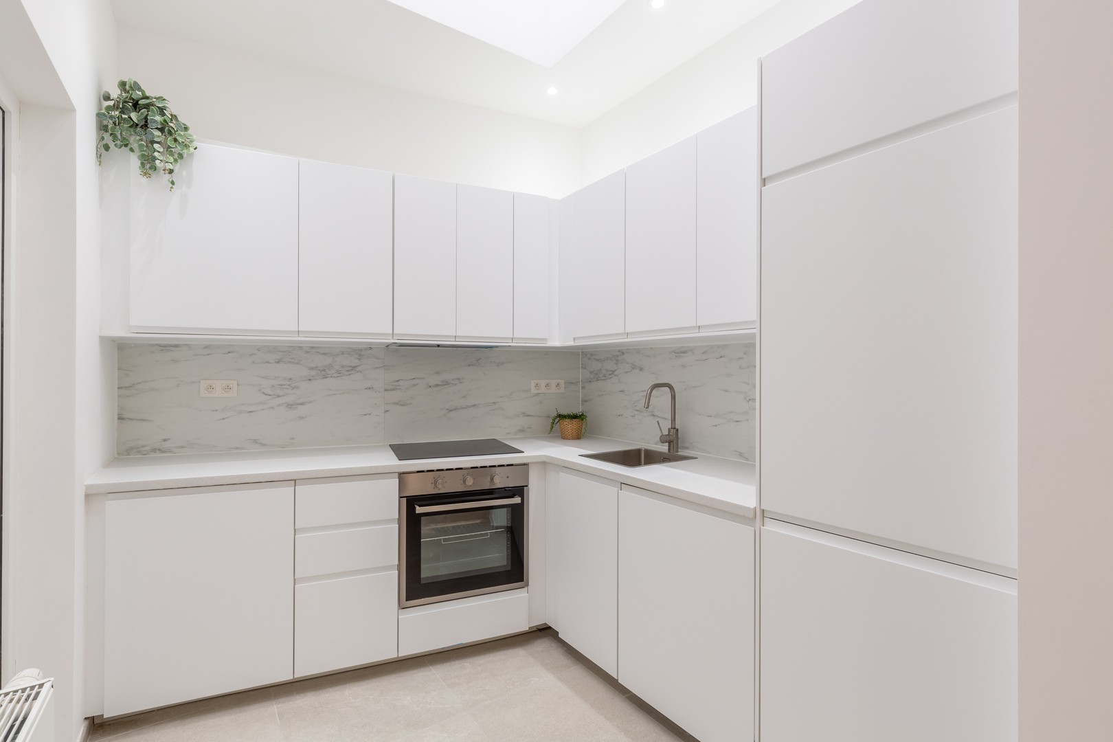 Grondig gerenoveerde woning met 3 slpks - foto 2