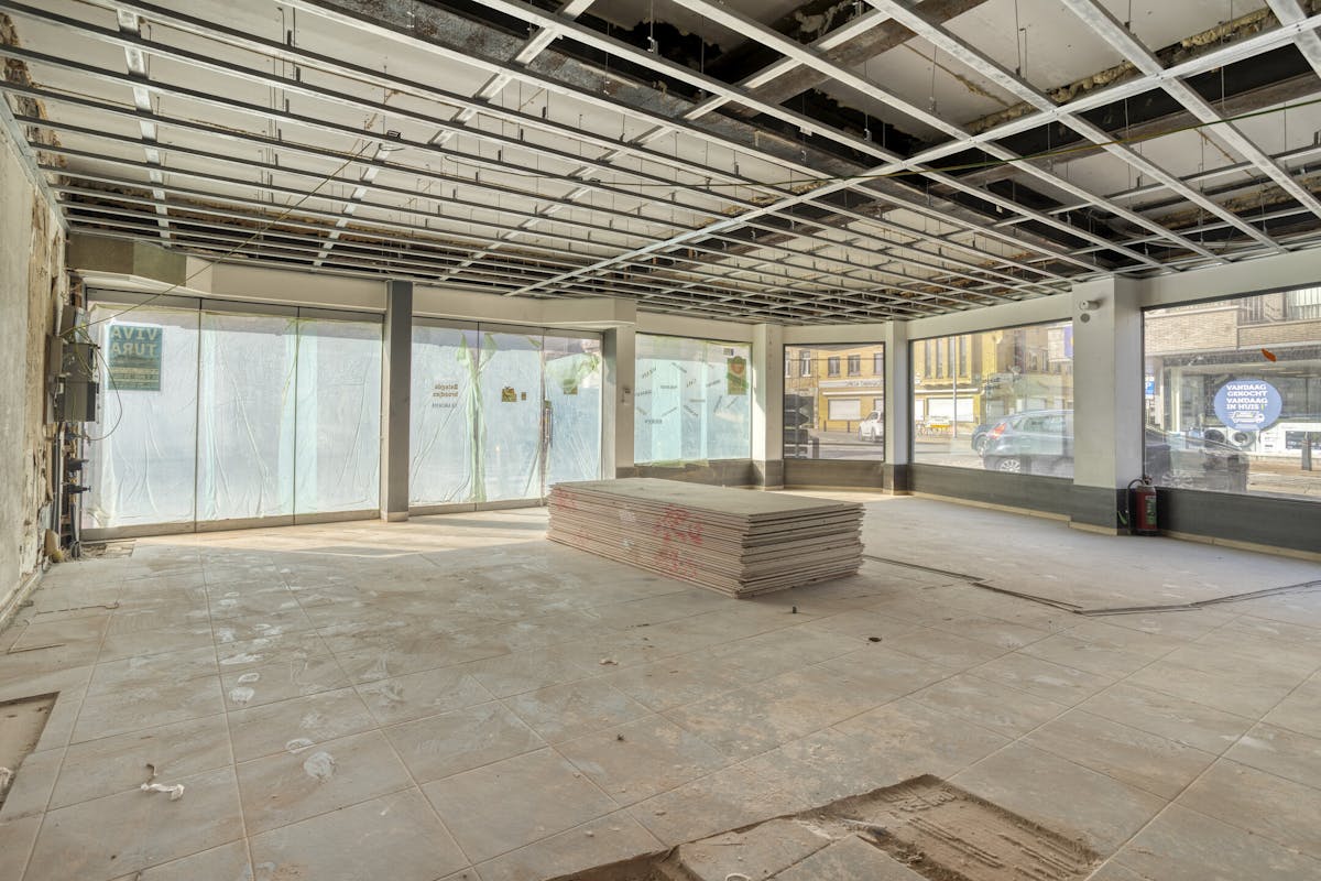 Handelsruimte op commerciële ligging te koop te Veurne. - foto 4