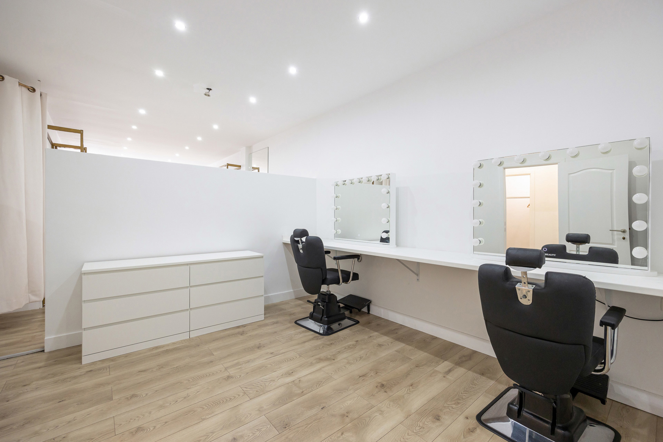 DEURNE - Instapklaar handelspand op commerciële topligging  - foto 3