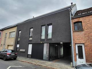 RUIM, MODERN EN KWALITATIEF APPARTEMENT MET 2 SLAAPKAMERS EN GROOT WEST-GEORIËNTEERD TERRAS 24M²2de verdieping - ligging in een moderne en...