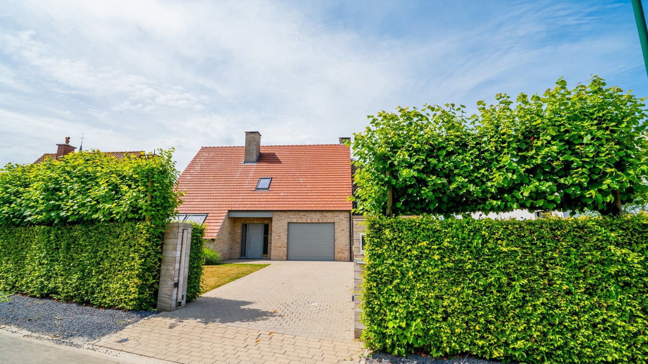 Knappe villa met zuidgerichte tuin, zwembad en poolhouse - foto 2