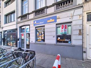 Dit instapklare kantoor is gunstig gelegen vlak bij Dok Noord en ideaal voor uiteenlopende professionele activiteiten.De locatie biedt...