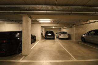 Bent u op zoek naar een veilige en praktische parkeeroplossing? Wij bieden een dubbele ondergrondse staanplaats te koop aan in de Regattawijk...