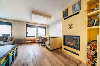 We Invest Sud-Luxembourg vous présente cette charmante maison bel-étage trois façades, située dans un quartier calme et résidentiel d’Arlon...