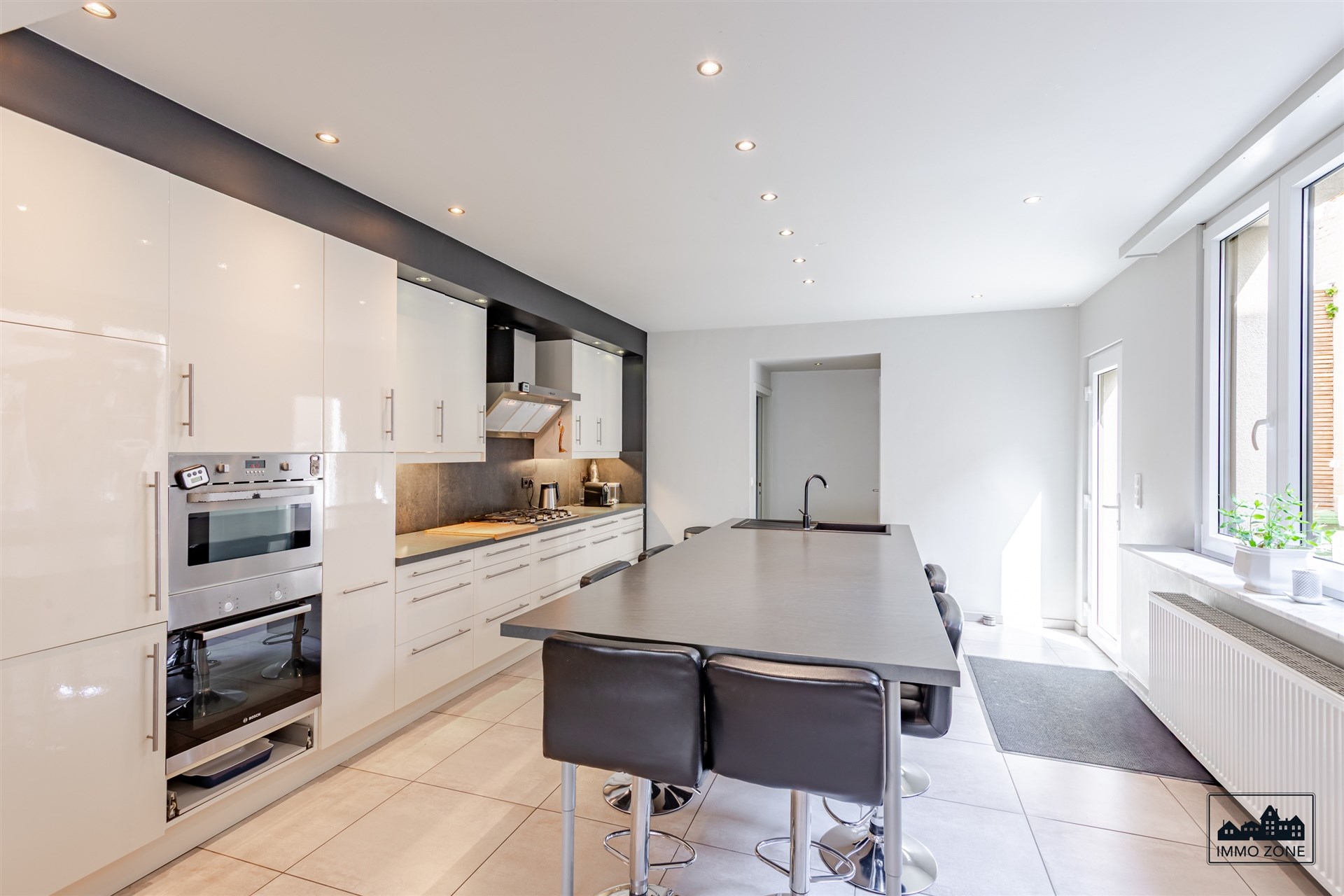 Woning met 4 slaapkamers én magazijn op toplocatie - foto 3