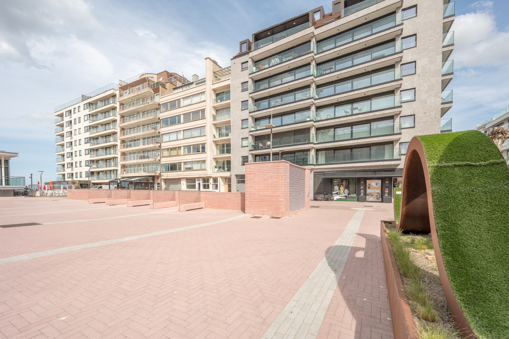 Apartment for sale in Knokke-Heist with 2 bedrooms - photo 2