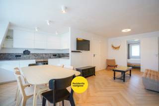 Lichtrijk 2-slaapkamerappartement (70 m²) in hartje NieuwpoortCentraal gelegen appartement (2e verdieping) in een kleinschalig gebouw (3 units). Op...