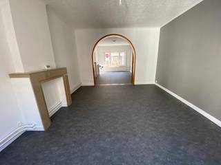 Charmant ruim appartement gelegen in het centrum nabij de jachthaven. Het appartement heeft 1 slaapkamer. Ruime living met authentieke...
