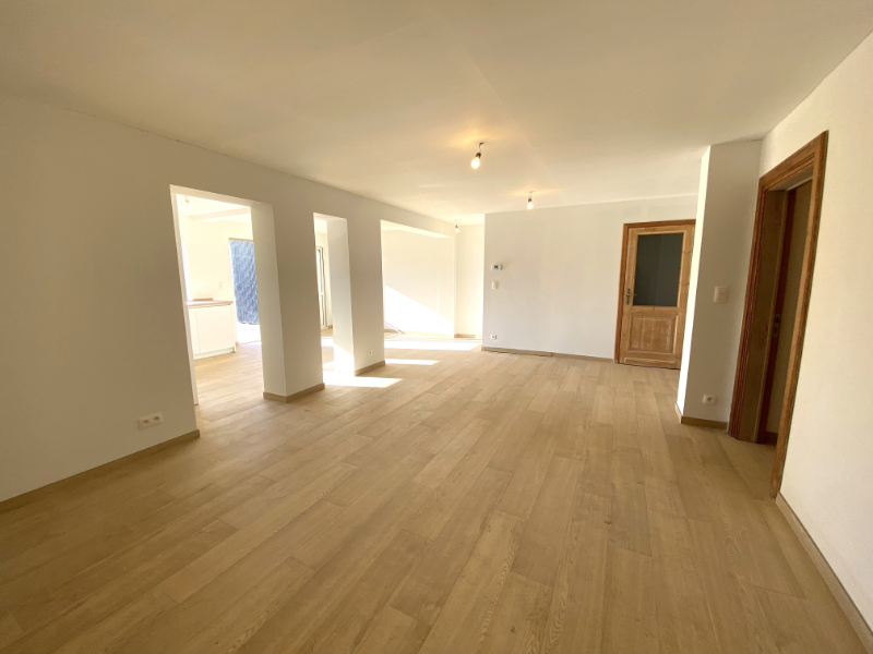 GROOT GV APPARTEMENT (+-117m²) (!!! reg. rechten van toepassing/GEEN BTW!!!)  +autostp + tuin en buitenberging - foto 5