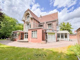 Karaktervolle Normandische cottagewoning met praktijkruimte, tuin, schuur en authentieke bunkerOp een royaal perceel aan de rand van Brugge bevindt...