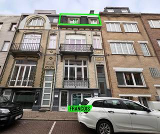 Dit moderne, gerenoveerde appartement met 1 slaapkamer geniet een centrale ligging in de badstad van Blankenberge. Zo bevindt het appartement zich...