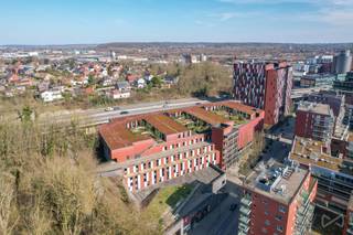 <p>Are you looking for a hassle-free investment? This cosy 30m² studio is located on the 2nd floor of the Waterview residence on Engels Plein in Leuven. This student residence is one of a kind. The location is extremely convenient for students, just 1 km from Leuven station and within walking distance of the city centre. The bustling neighbourhood along the canal also offers numerous recreational opportunities, restaurants, shops and green spaces to meet all the needs of today's students.<br /><br />The studio has a pleasant open-plan living area with a fitted kitchen and a separate bathroom with a washbasin, shower and toilet. <span>There is also a large communal roof garden, bicycle storage, etc.<br /><br /></span><span>The studio was completely repainted and refurbished just before the new academic year, so it is in perfect, almost new condition.<br /><br /></span><span>The residence is fully managed by KU Leuven, so as an investor you don't have to worry about letting, management or maintenance.<br /><br /></span><span>Don't miss this opportunity and request information without obligation about your carefree investment in one of the most iconic locations in Leuven.</span></p>