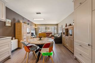 Instapklaar appartement met zonneterras in Oostende.Welkom in de Sint-Jansstraat 4 te Oostende! Dit recent gerenoveerd combineert comfort, licht en...