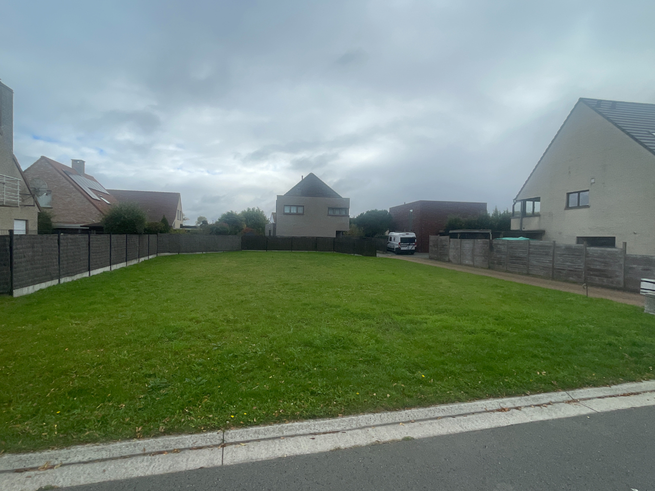 Ruime bouwgrond in rustige verkaveling in Bredene - photo 3