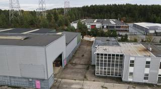 KMO-unit te huur langs de Zevenputtenstraat 28 te Zuttendaal.Er is een totale beschikbare oppervlakte van 4.000 m² en is opsplitsbaar vanaf 300m² per...