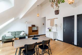 Wonen in de Provinciestraat betekent leven in het hart van de stad, waar alles binnen handbereik ligt en het dagelijks leven zich voor je...