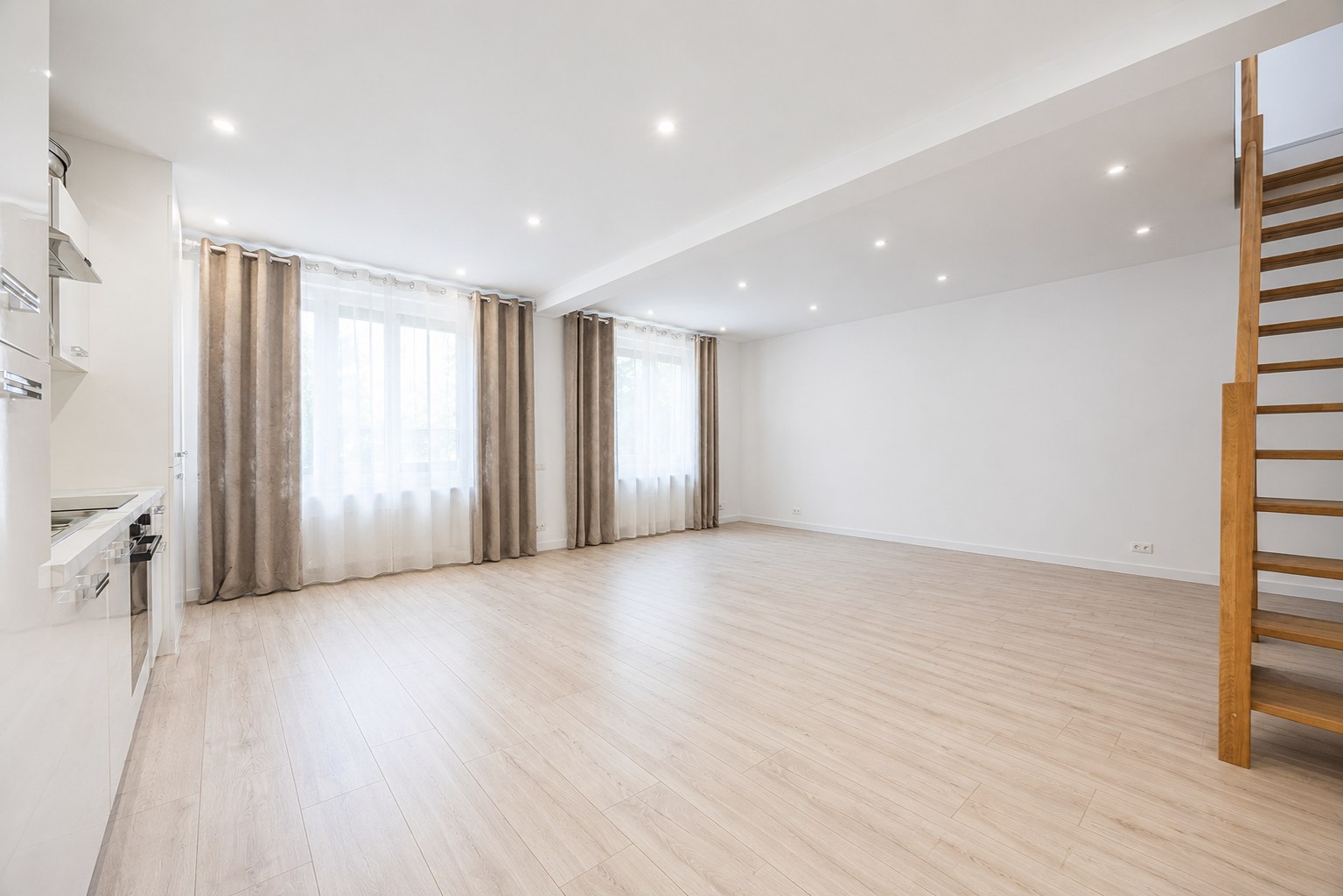Prachtig gerenoveerde duplex met 3 slaapkamers en autostaanplaats - foto 4