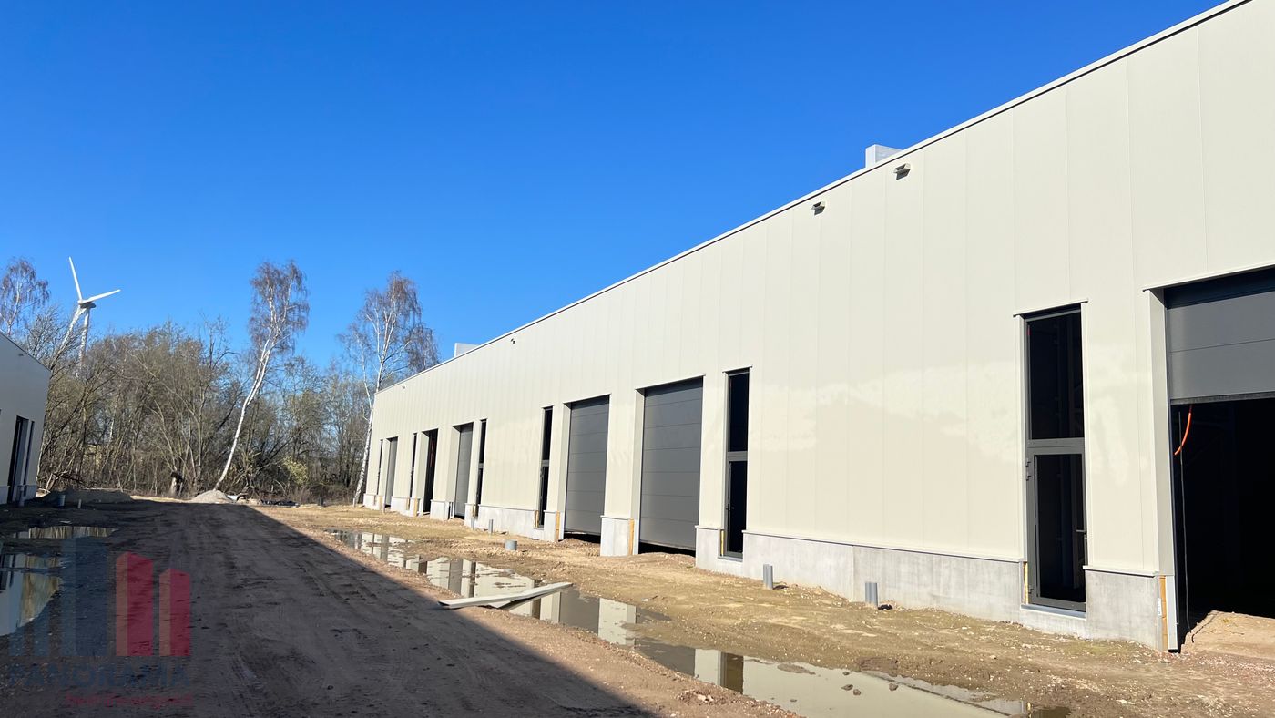 Newly built SME unit of 205 m² in a strategic location - photo 2