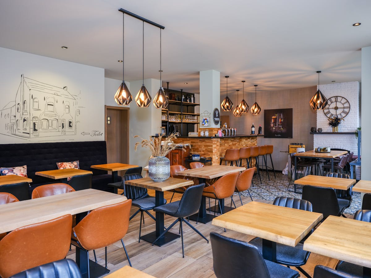 Horecapand met appartement te koop in Dadizele - foto 4