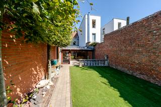 [[ DIT PAND NEEMT DEEL AAN DE ERA OPEN HUIZEN DAG OP 6/12 VAN 11:00 TOT 12:00 ]] Bent u op zoek naar een gezinswoning met 3 slaapkamers, tuin,...