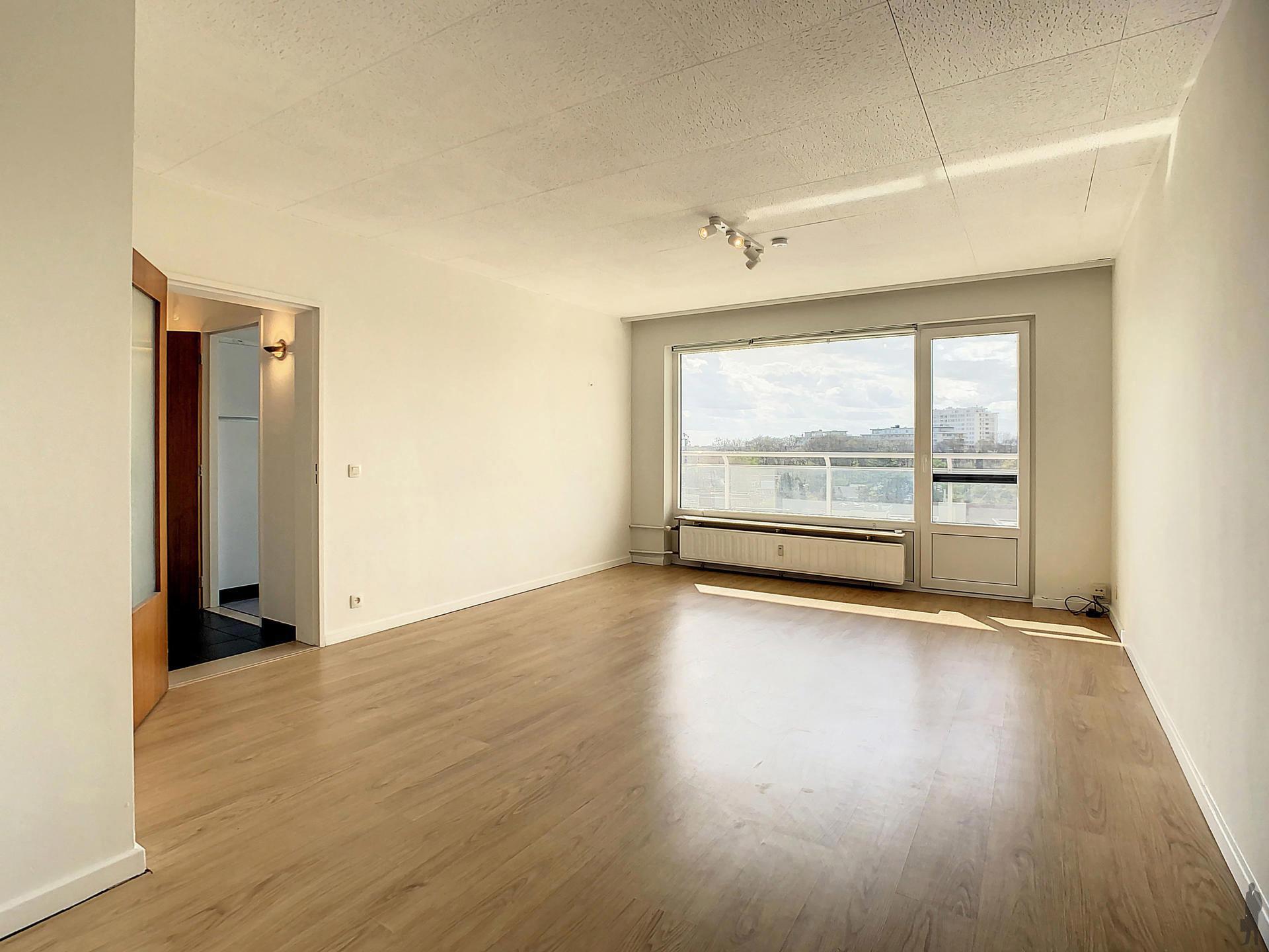 Gezellig appartement met 2 slaapkamers en mooi terras te Berchem! - foto 4