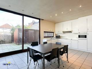 NIEUWE VOORWAARDEN!Op zoek naar een renovatieproject in hartje Liedekerke?Deze eigendom beschikt over een zee aan ruimte, perfect geschikt om een...