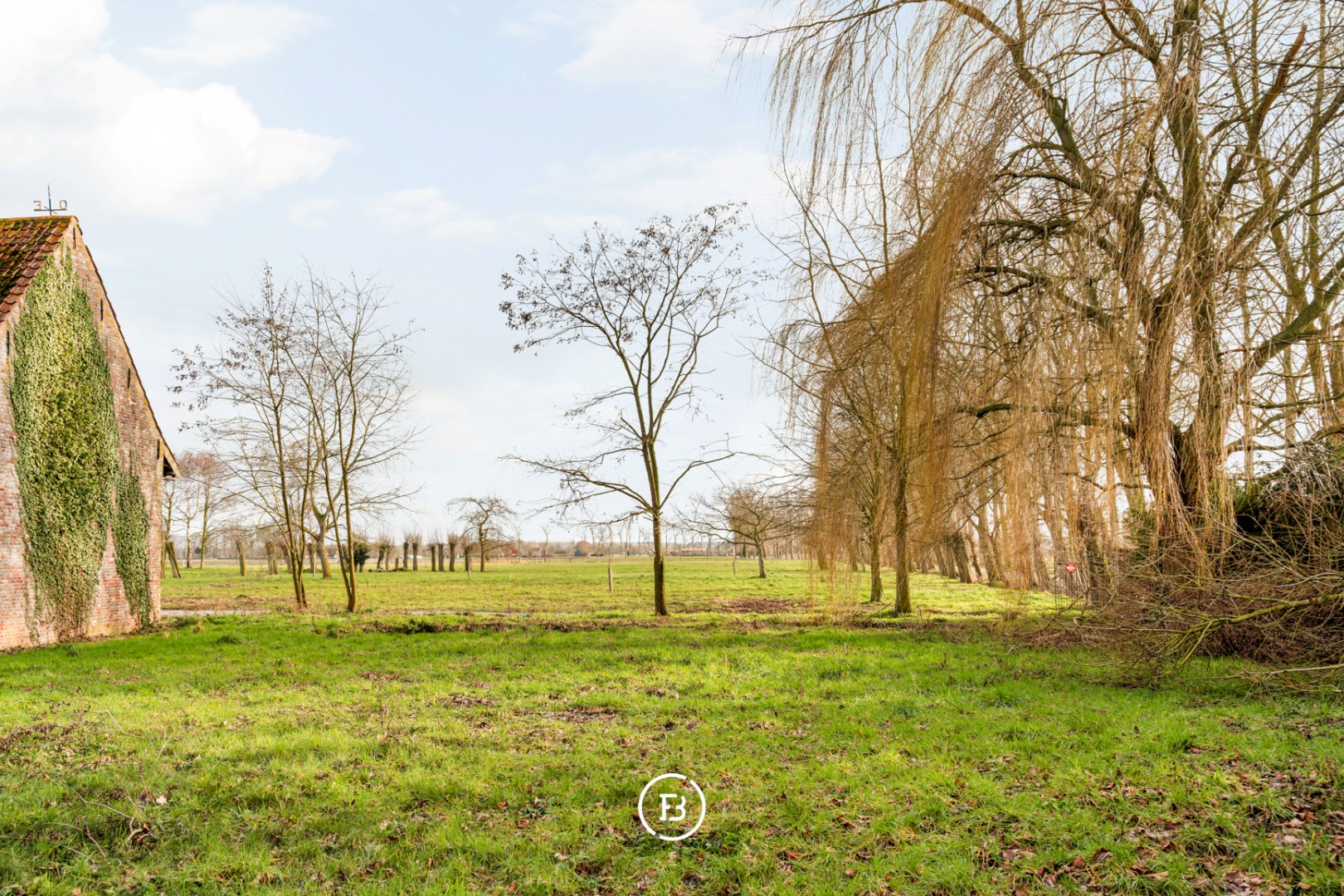 Country house and barn with approved building plans - photo 4