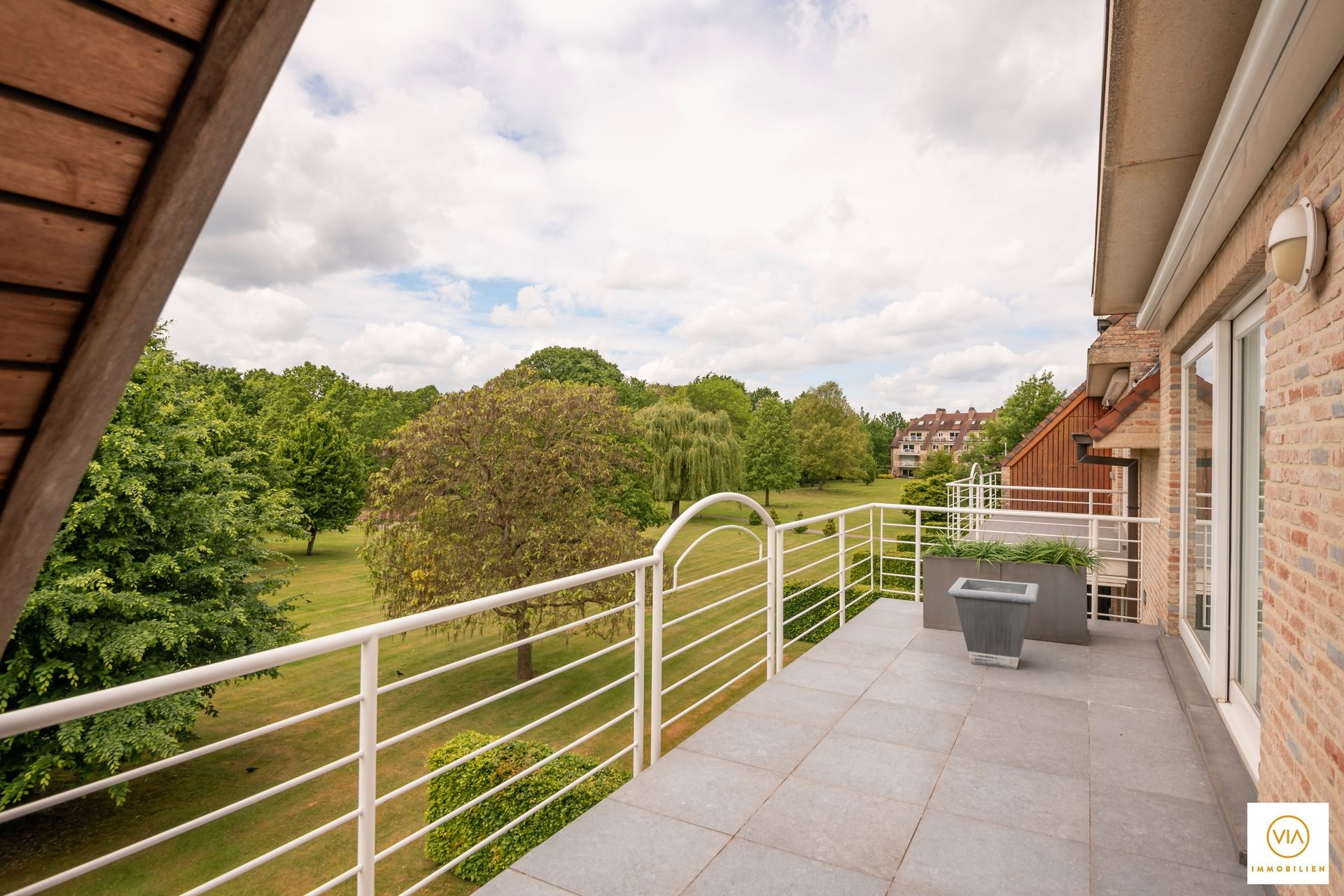 Apartment for sale in Hove with 3 bedrooms - photo 4