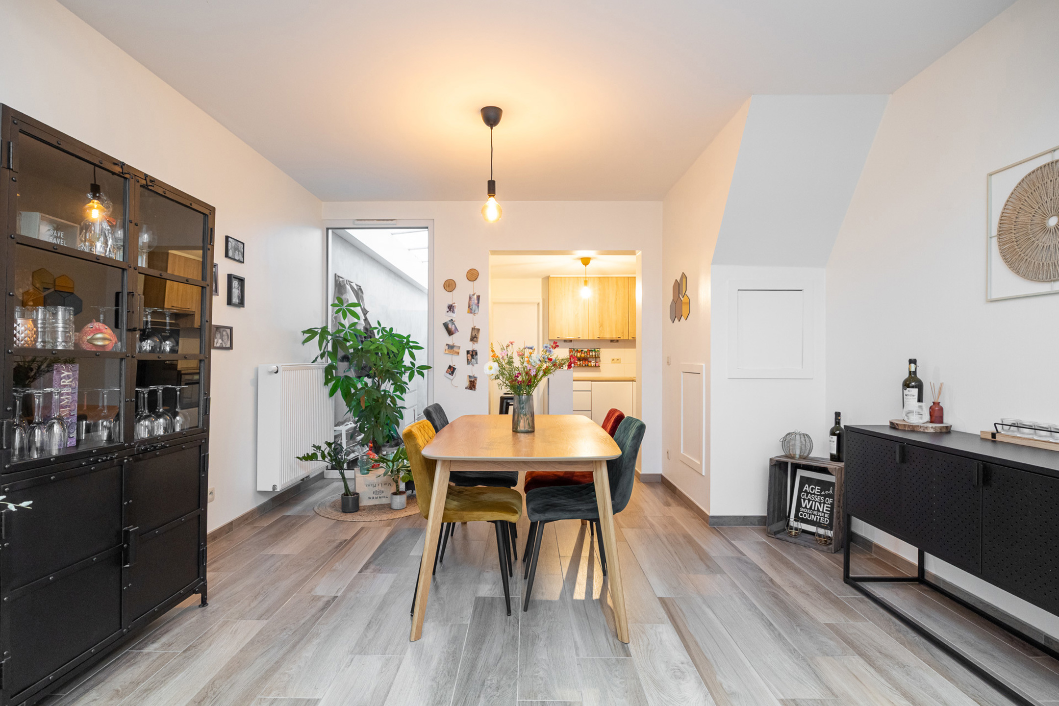 INSTAPKLARE GEZINSWONING MET 3 SLPKS EN TUIN IN HET CENTRUM VAN HAMME - foto 4