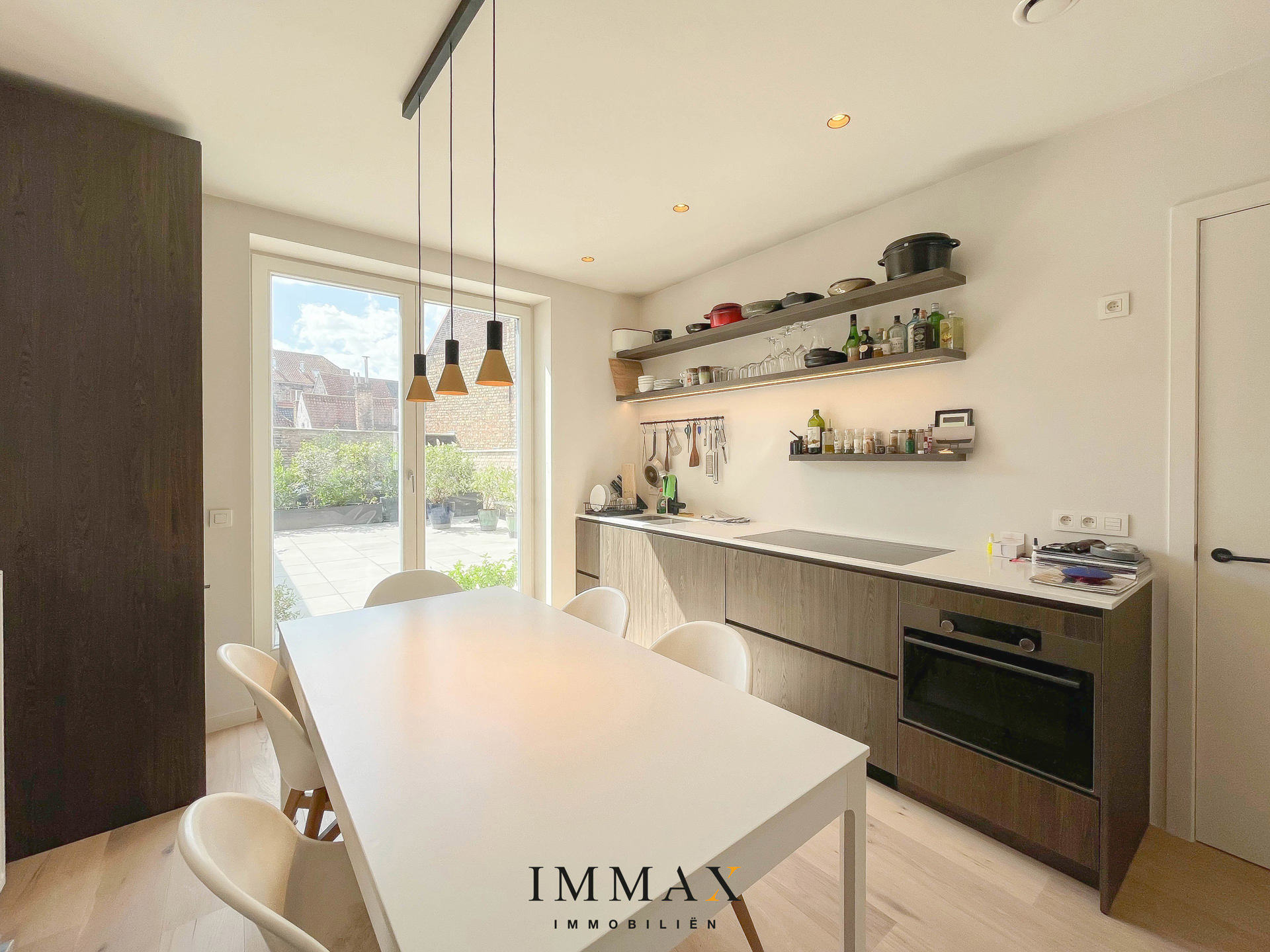 Uniek bemeubeld triplex appartement met 4 slaapkamers - foto 5