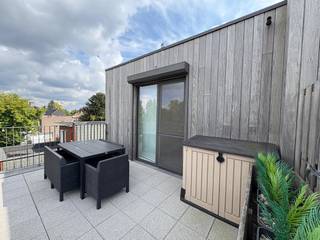 Penthouse spacieux, lumineux et économe en énergie avec ascenseur de 116 m² (brut) avec 3 chambres, 2 salles de bain et 3 terrasses.Lumineux...