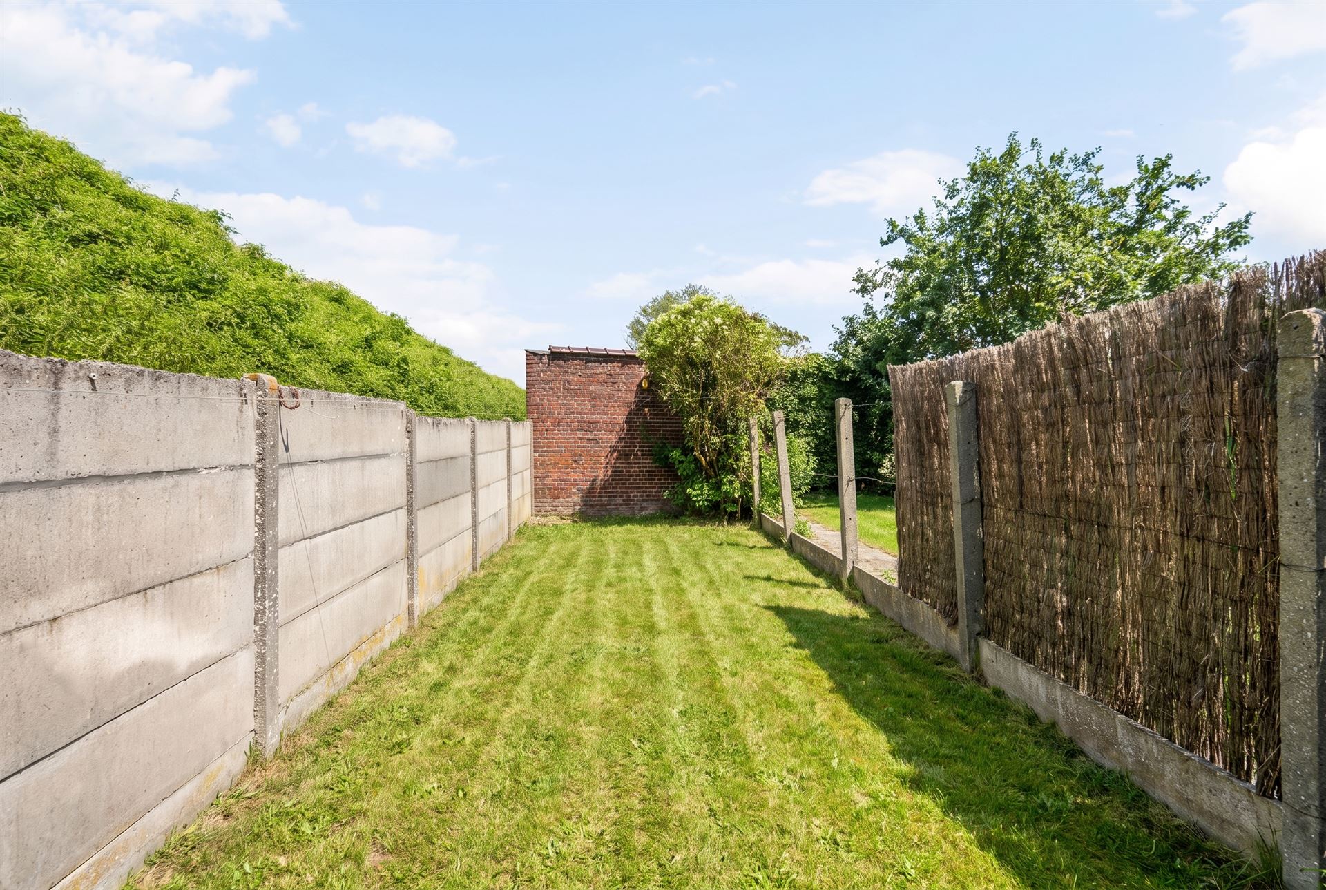 Ruime renovatiewoning met 3 slaapkamers en tuin in Ronse! - foto 4