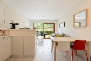 [[ DIT PAND NEEMT DEEL AAN DE ERA OPEN HUIZEN DAG OP 13/6 VAN 9:30 TOT 10:30 ]]
<p>Te koop: instapklaar appartement in Koksijde, gelegen aan de Professor Blanchardlaan, met een tuin van 20 m² en prachtig zicht op de duinen.</p>

<p> </p>

<p>Dit appartement, gebouwd in 1997, ligt in een groene omgeving en biedt een unieke combinatie van privacy en uitzicht. Dankzij de ligging nabij openbaar vervoer is het vlot bereikbaar, terwijl de tuin met duinzicht een rustige plek biedt om te ontspannen. Geen inkijk en volledig instapklaar: ideaal voor wie zonder zorgen wil verhuizen.</p>

<p> </p>

<p>Belangrijkste ruimtes:<br />• Living met directe toegang tot terras en tuin<br />• Keuken met functionele indeling<br />• Badkamer met basisvoorzieningen<br />• Inkomhal<br />• Binnen parkingplaats (prijs op aanvraag)<br />• Tuin (20 m²) met vrij zicht op de duinen<br />• Terras aansluitend op de tuin</p>

<p> </p>

<p>Troeven:<br />• Tuin met zicht op duinen<br />• Geen inkijk<br />• Instapklaar</p>

<p> </p>

<p>Neem vandaag nog contact op met je ERA-makelaar voor een bezoek.<br />058 51 92 95 of op simon@eraservimo.be</p>

<p> </p>

<p>JOUW DROOMAPPARTEMENT. ZO GEVONDEN!</p>