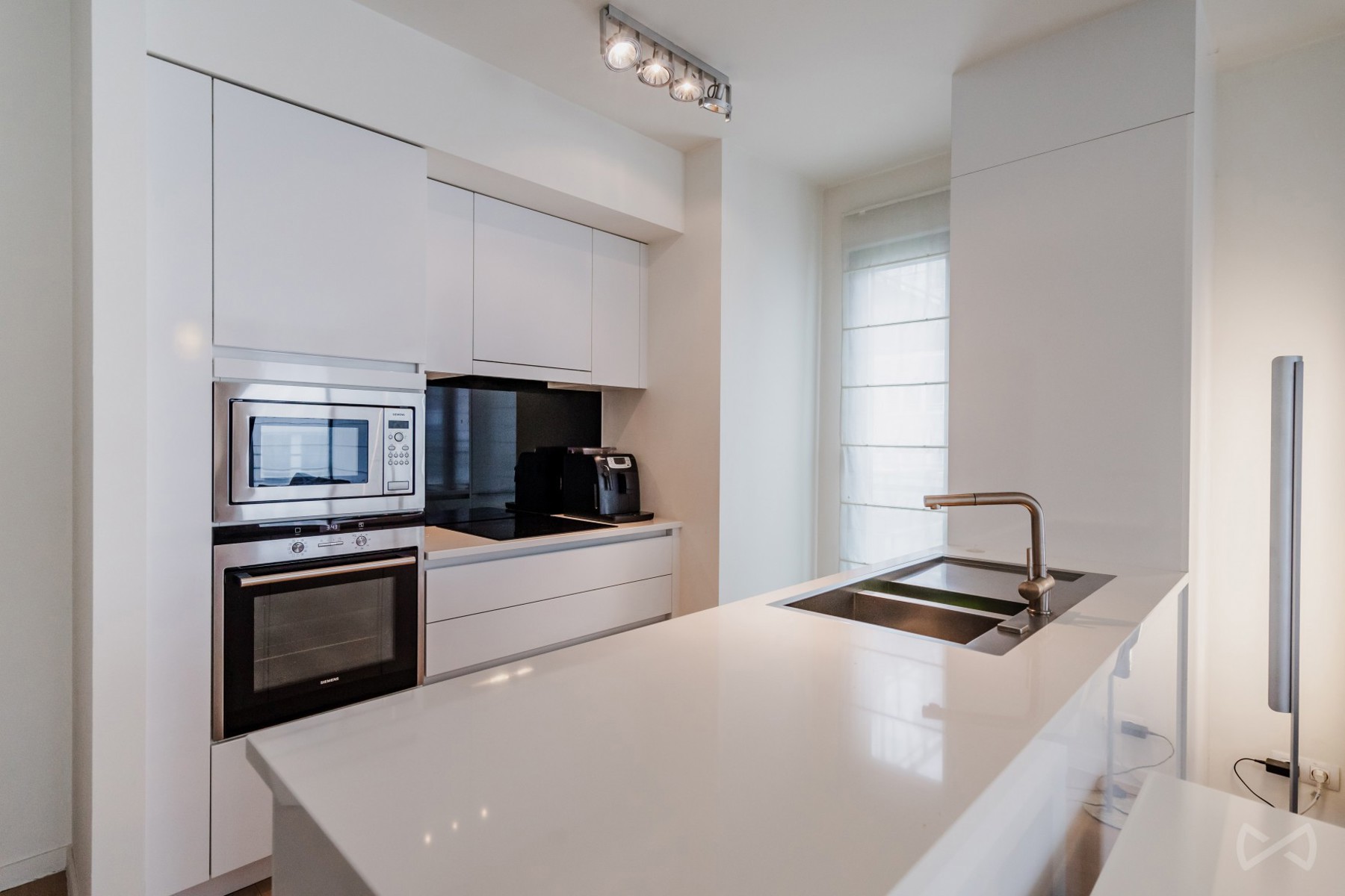 Appartement met 2 slaapkamers en terras, langs het kanaal! - foto 4