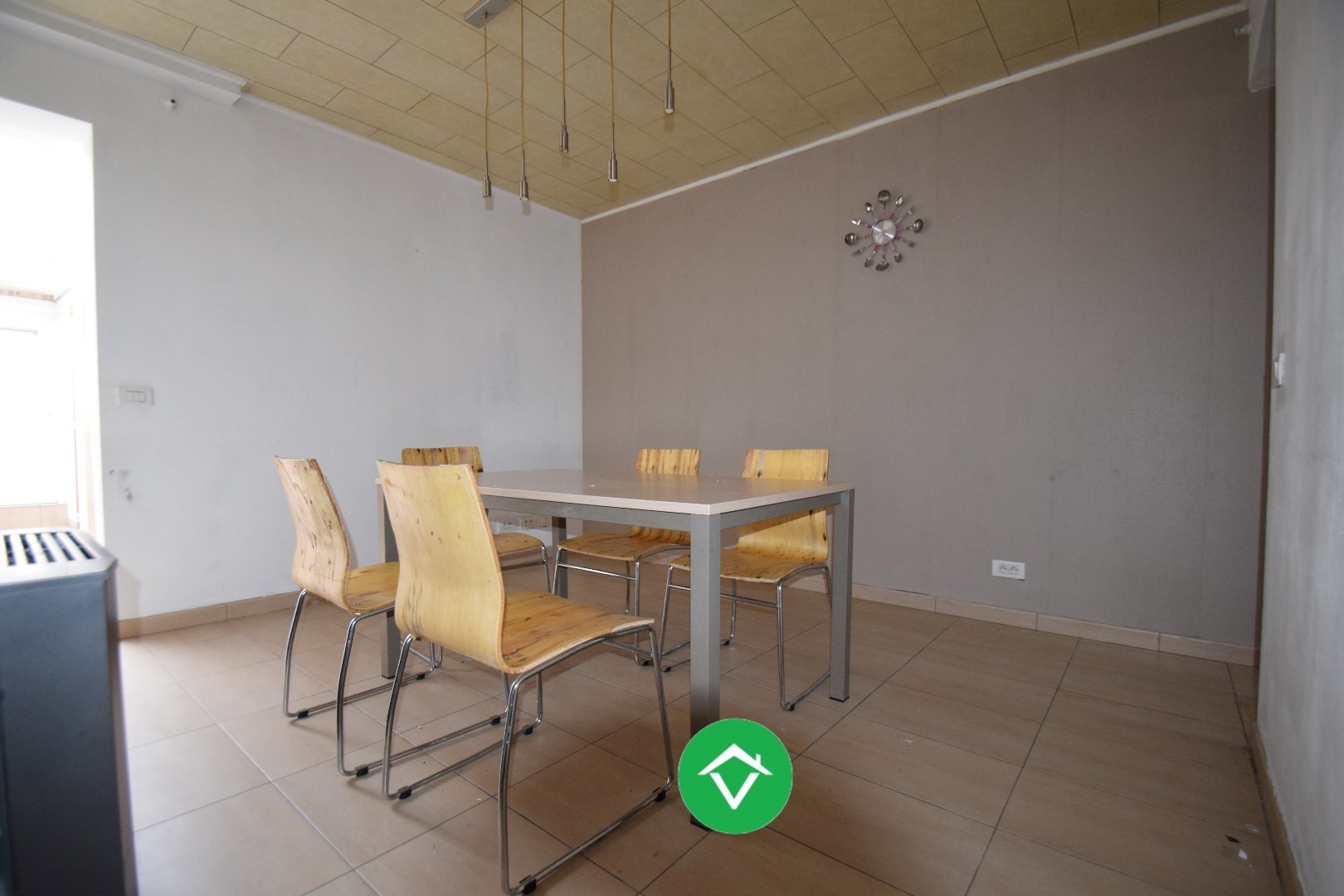 Volledig instapklare, comfortabele 4-slpk-woning met terrastuin te Roeselare - foto 4