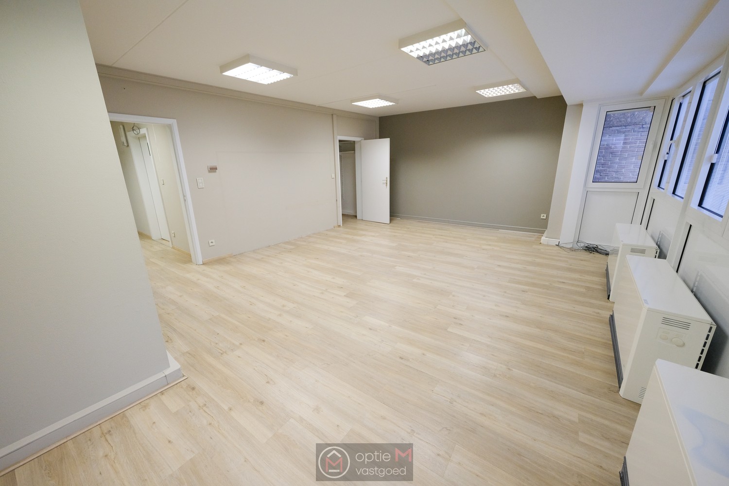 Commercial à louer à Bilzen - photo 4