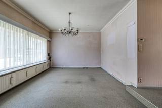 Cette maison est située dans le centre de Kruibeke dans la Baselstraat 51, donc facilement accessible et proche du centre et de tous les...