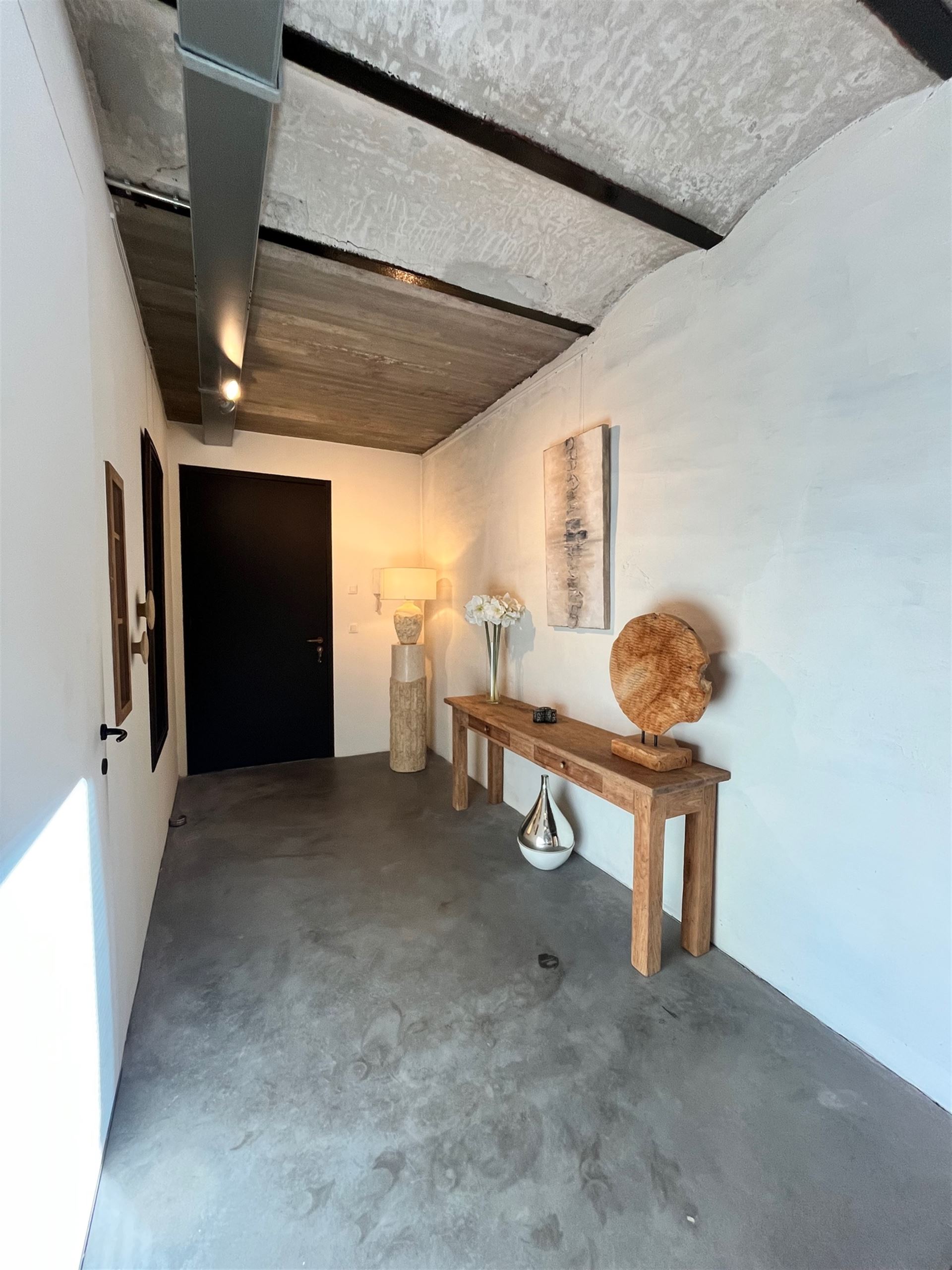 Exclusief loftappartement op de Axel Vervoordt-site aan het kanaal in Wijnegem - foto 4
