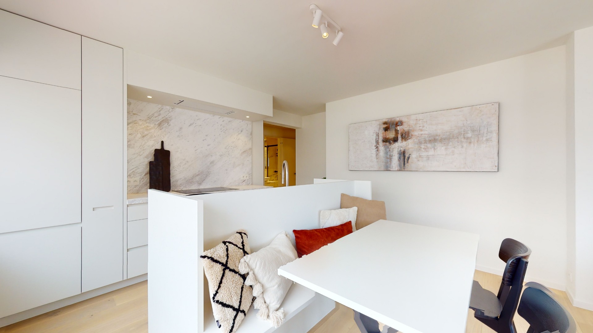 Gerenoveerd hoekappartement gelegen op de Leopoldlaan. - foto 4