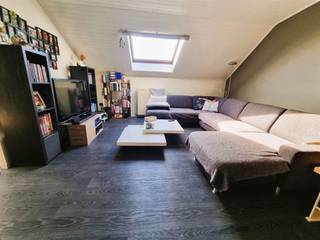 Verzorgd dakappartement gelegen te Booischot (Heist-op-den-Berg) van maar liefst 110m². Dit appartement maakt deel uit van een kleinschalig gebouw...