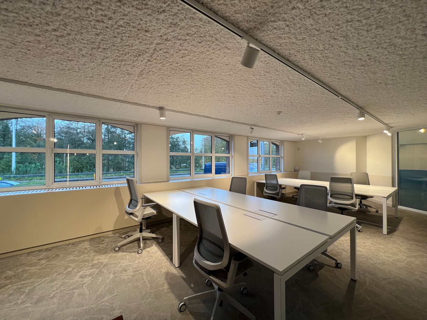 10 m² all-in kantoren (10 personen) langs Brugsevaart te Mariakerke - foto 4