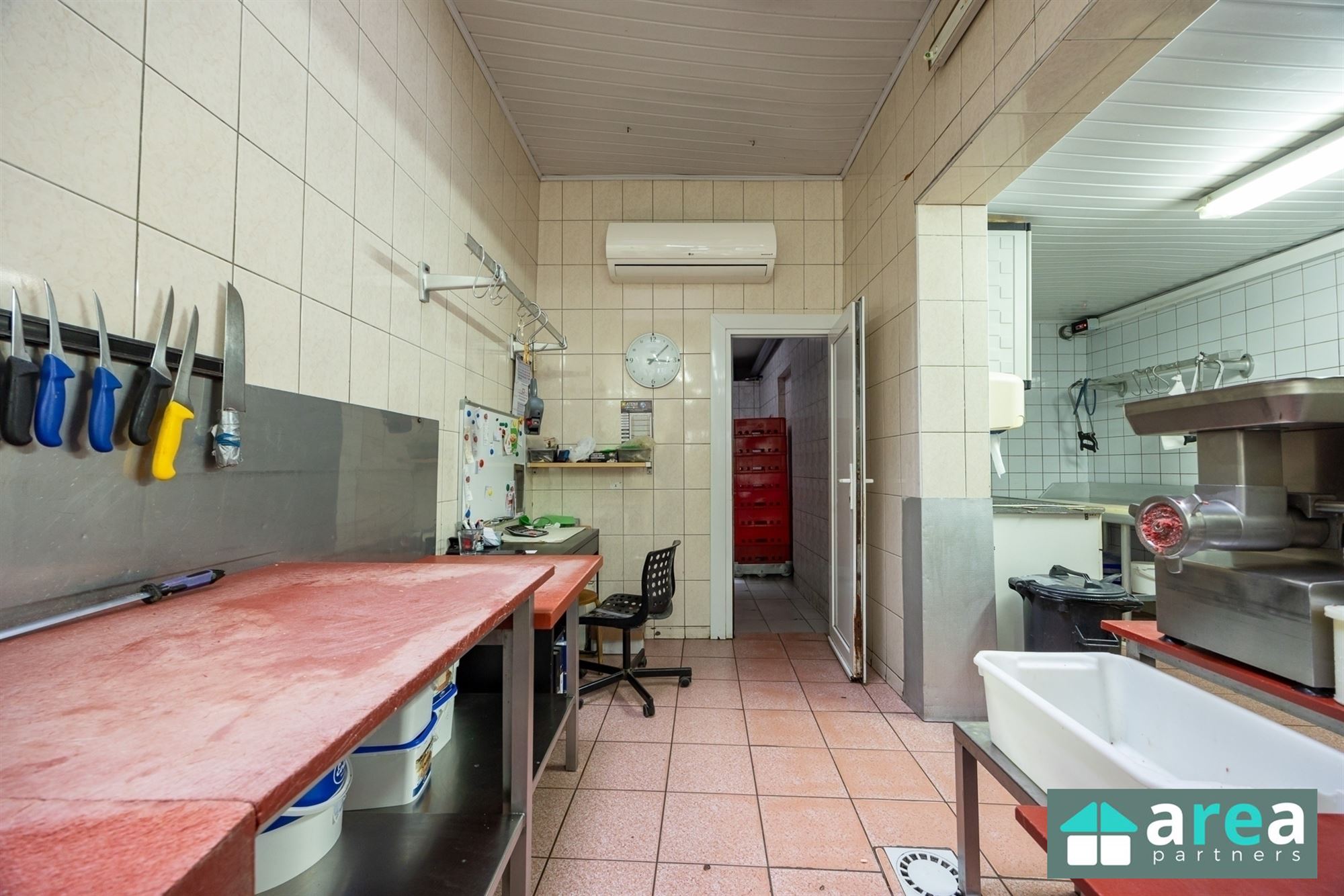 Opbrengsteigendom bestaande uit handelszaak + 3 appartementen - foto 5
