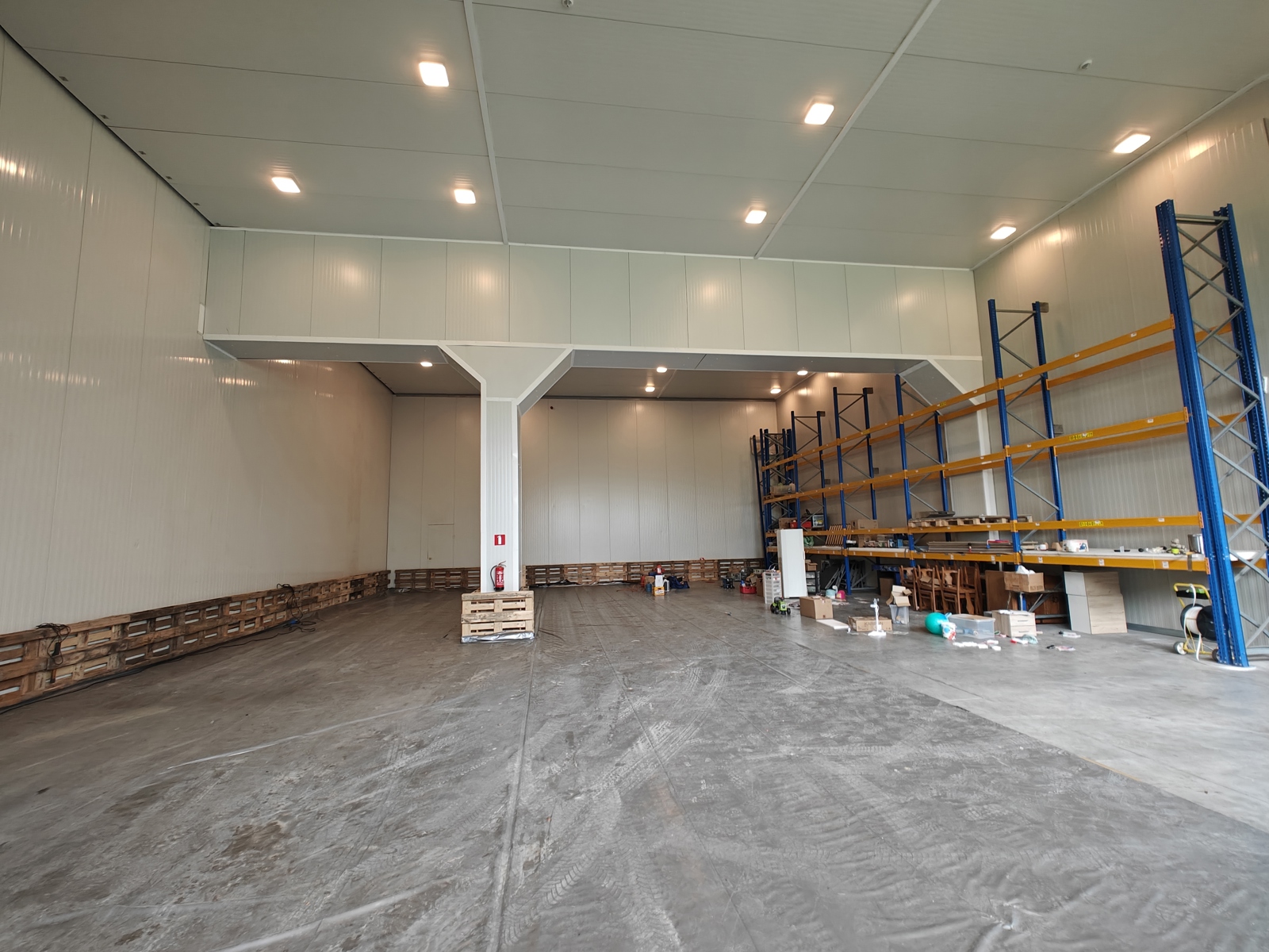 Ruime en veilige opslagplaats te huur in Deux-Acren (330 m²) - foto 4