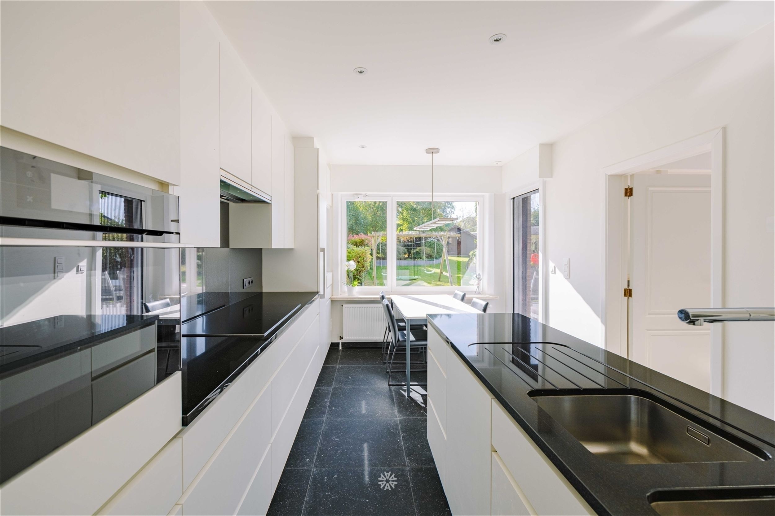 Instapklare woning met 5 slaapkamers - foto 1