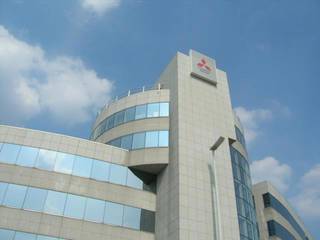 Luxurious offices in a ne building with quality finishing and a extraordinary architecture. The building is perfectly located at the highway exit of the E19 (Antwerp - Brussels).