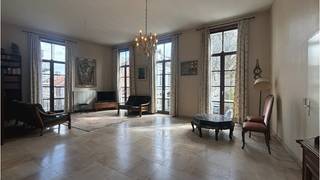 Zeer ruim en comfortabel 3-slaapkamerappartement met GARAGE op een uitstekende ligging in het centrum van Brugge, aan het Astridpark, een groene...