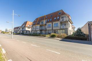   * Deze lichtrijke duplex bevindt zich op een boogscheut van het strand en op wandelafstand van het commerciële hart van Bredene. * Op slechts...