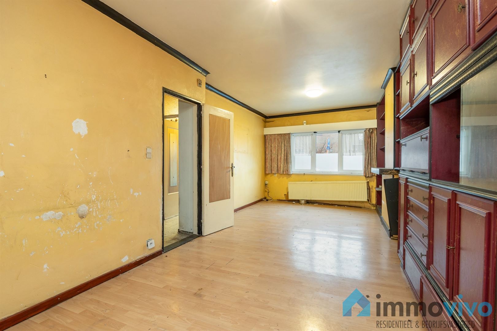 Ruime te renoveren gezinswoning met 4 slpk's en tuin - foto 1